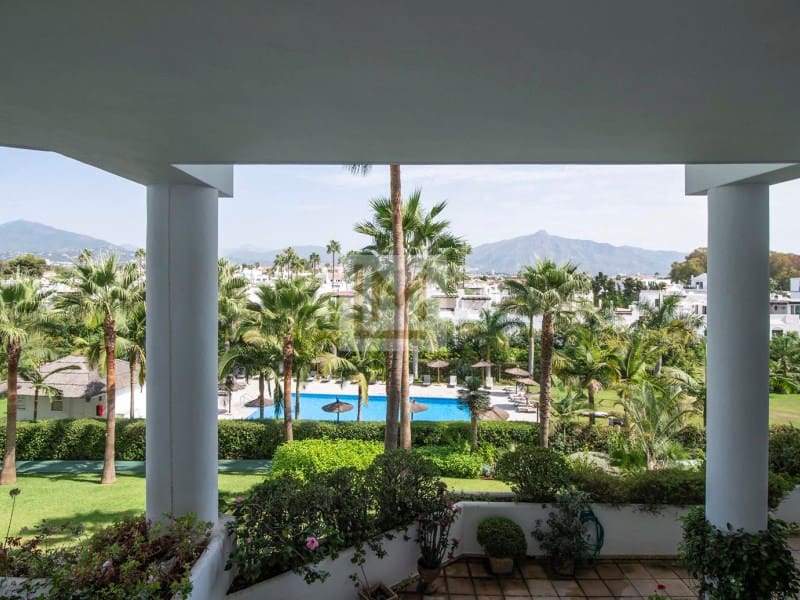 3 soveværelse Lejlighed til leje i San Pedro de Alcantara med garage - € 3.900 (Ref: 9626223)