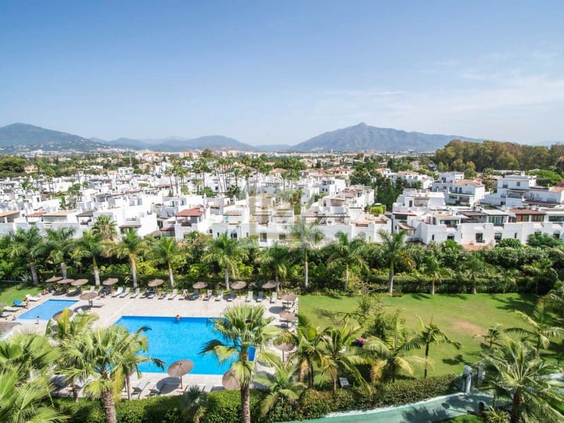 3 soveværelse Lejlighed til leje i San Pedro de Alcantara med garage - € 3.900 (Ref: 9626223)