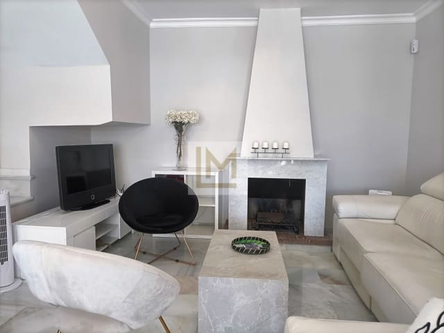 4 soveværelse Byhus til leje i Nueva Atalaya, Estepona med swimmingpool - € 3.900 (Ref: 9626224)