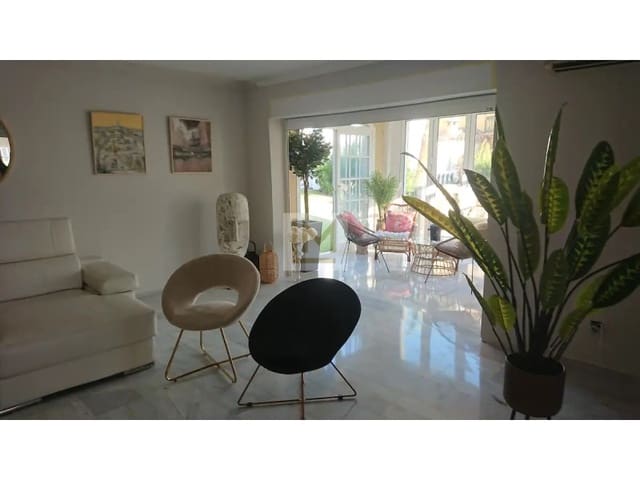 4 soveværelse Byhus til leje i Nueva Atalaya, Estepona med swimmingpool - € 3.900 (Ref: 9626224)