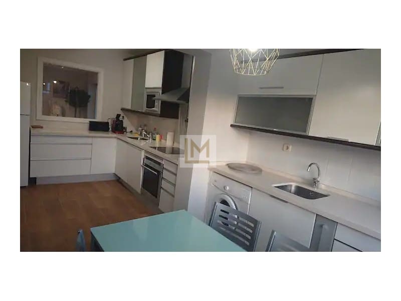 4 soveværelse Byhus til leje i Estepona med swimmingpool - € 3.900 (Ref: 9626224)