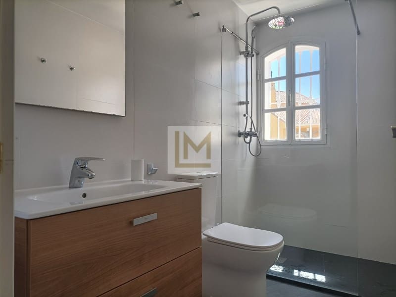 4 soveværelse Byhus til leje i Estepona med swimmingpool - € 3.900 (Ref: 9626224)