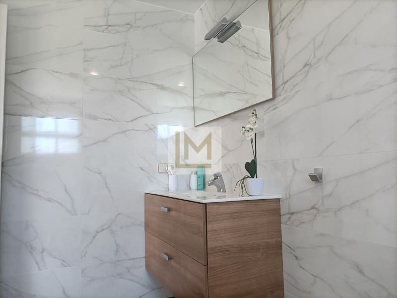 4 soveværelse Byhus til leje i Estepona med swimmingpool - € 3.900 (Ref: 9626224)