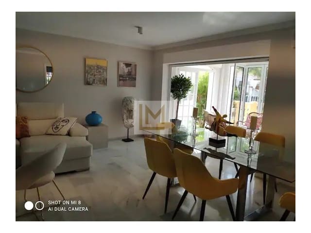 4 soveværelse Byhus til leje i Nueva Atalaya, Estepona med swimmingpool - € 3.900 (Ref: 9626224)