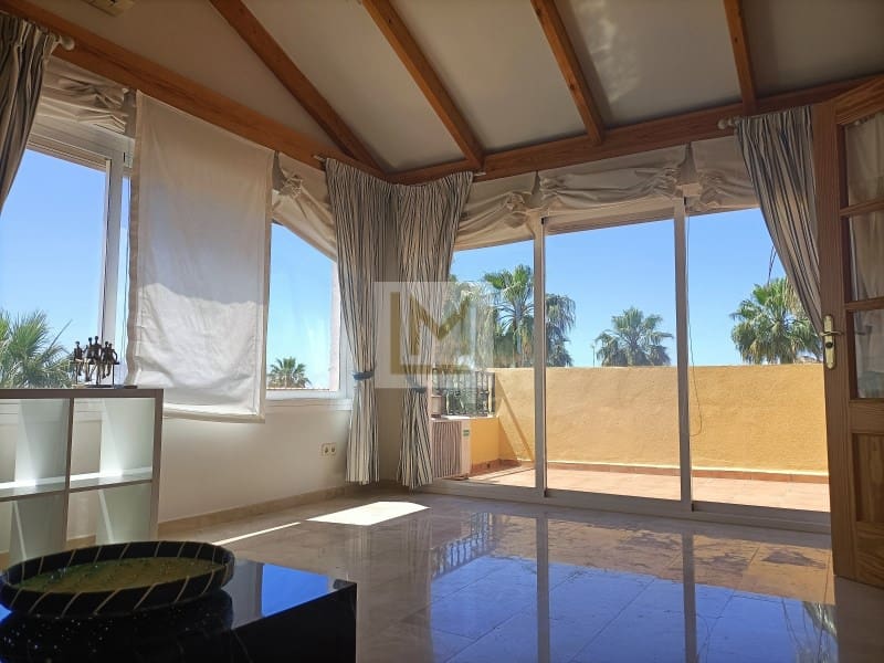 4 soveværelse Byhus til leje i Estepona med swimmingpool - € 3.900 (Ref: 9626224)