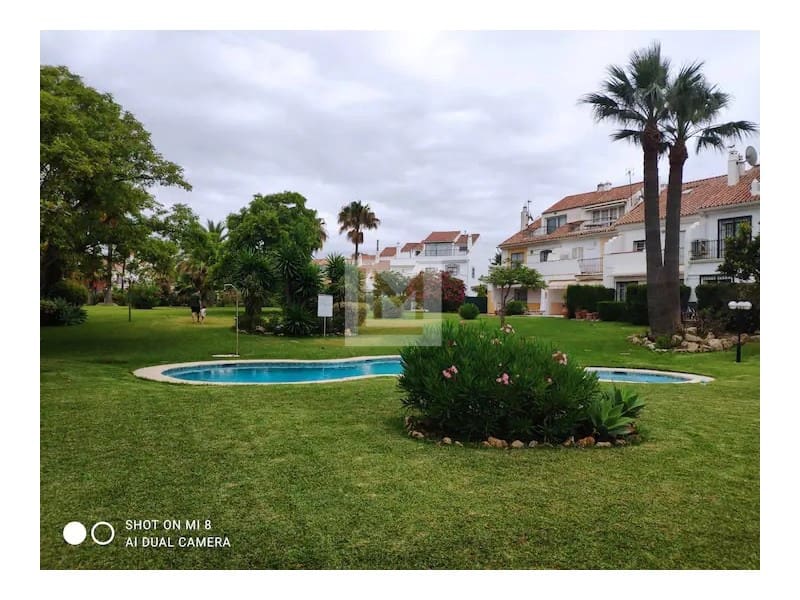 4 soveværelse Byhus til leje i Estepona med swimmingpool - € 3.900 (Ref: 9626224)