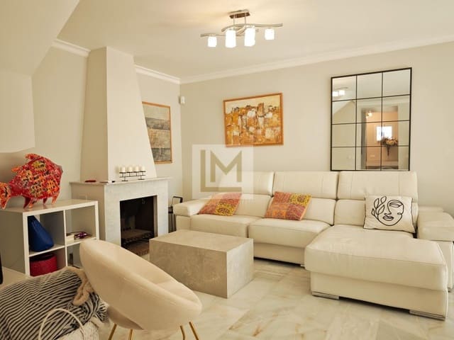 4 soveværelse Byhus til leje i Benamara, Estepona med swimmingpool garage - € 3.500 (Ref: 9626224)