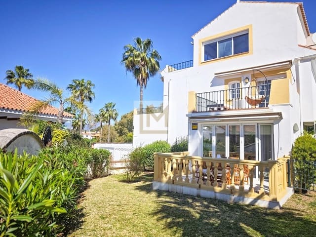 4 soveværelse Byhus til leje i Benamara, Estepona med swimmingpool garage - € 3.500 (Ref: 9626224)