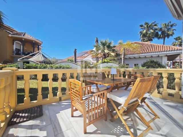4 soveværelse Byhus til leje i Benamara, Estepona med swimmingpool garage - € 3.500 (Ref: 9626224)