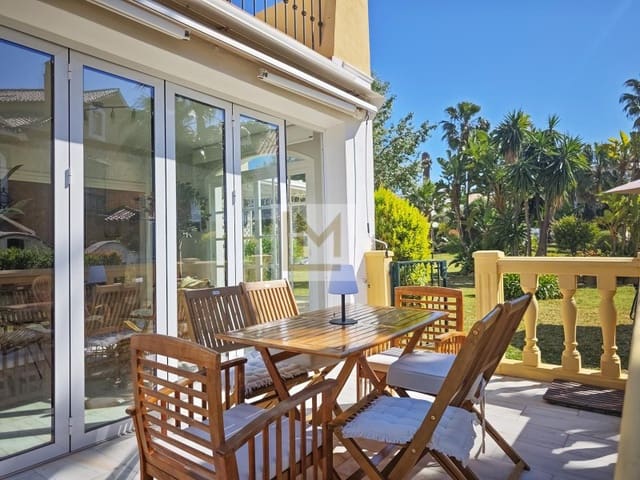 4 soveværelse Byhus til leje i Benamara, Estepona med swimmingpool garage - € 3.500 (Ref: 9626224)