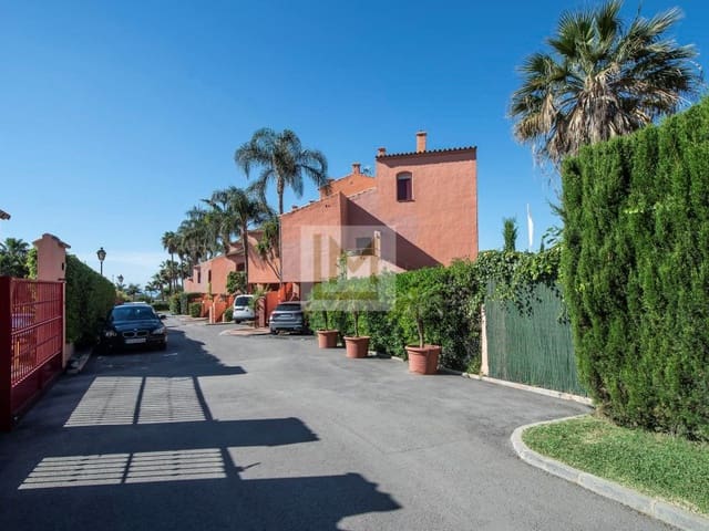 2 sypialnia Apartament na sprzedaż w El Padrón, Estepona z basenem garażem - 318 000 € (Ref: 9626225)