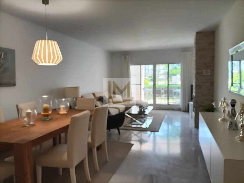 3 camera da letto Appartamento sulla Spiaggia da affittare in San Pedro de Alcantara con piscina garage - 3.500 € (Rif: 9626227)