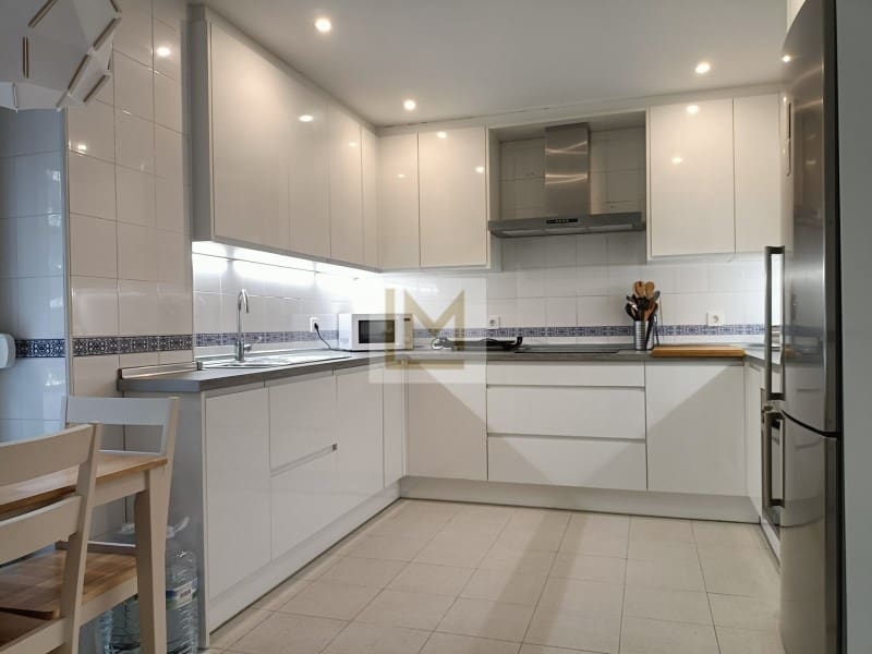 3 camera da letto Appartamento sulla Spiaggia da affittare in San Pedro de Alcantara con piscina garage - 3.500 € (Rif: 9626227)