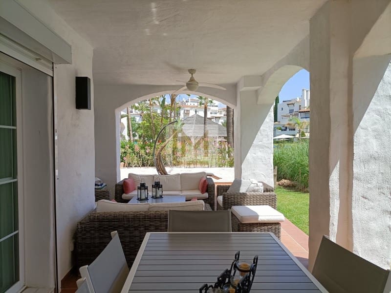3 camera da letto Appartamento sulla Spiaggia da affittare in San Pedro de Alcantara con piscina garage - 3.500 € (Rif: 9626227)
