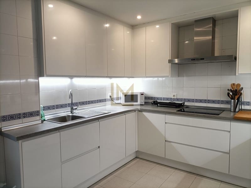 3 camera da letto Appartamento sulla Spiaggia da affittare in San Pedro de Alcantara con piscina garage - 3.500 € (Rif: 9626227)