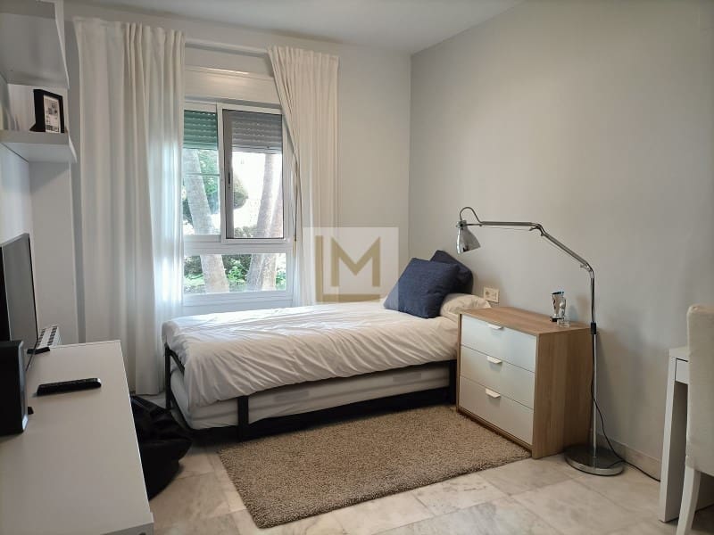 3 camera da letto Appartamento sulla Spiaggia da affittare in San Pedro de Alcantara con piscina garage - 3.500 € (Rif: 9626227)