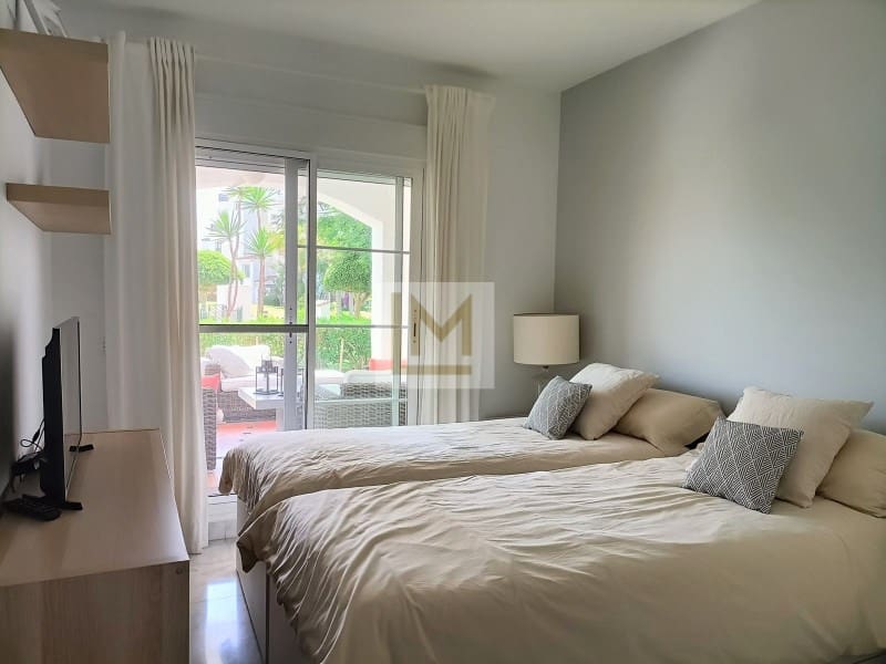 3 camera da letto Appartamento sulla Spiaggia da affittare in San Pedro de Alcantara con piscina garage - 3.500 € (Rif: 9626227)