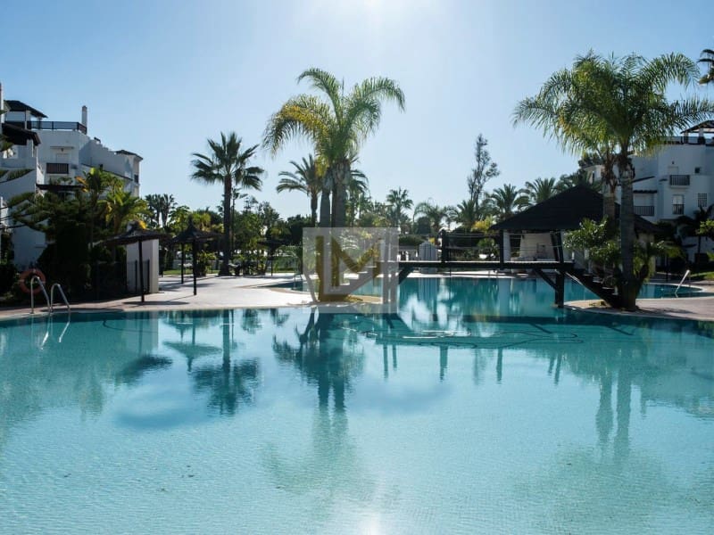 3 camera da letto Appartamento sulla Spiaggia da affittare in San Pedro de Alcantara con piscina garage - 3.500 € (Rif: 9626227)