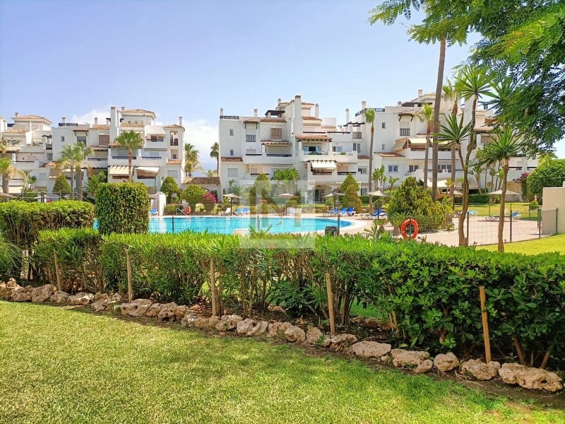 3 camera da letto Appartamento sulla Spiaggia da affittare in San Pedro de Alcantara con piscina garage - 3.500 € (Rif: 9626227)