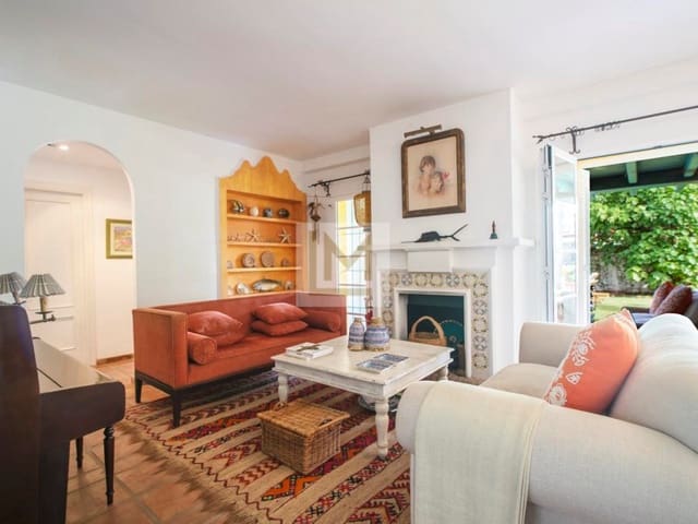 4 bedroom Villa for rent in Benamara, Estepona with pool - € 5,500 (Ref: 9626228)