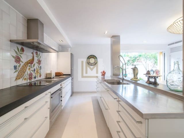 4 bedroom Villa for rent in Benamara, Estepona with pool - € 5,500 (Ref: 9626228)