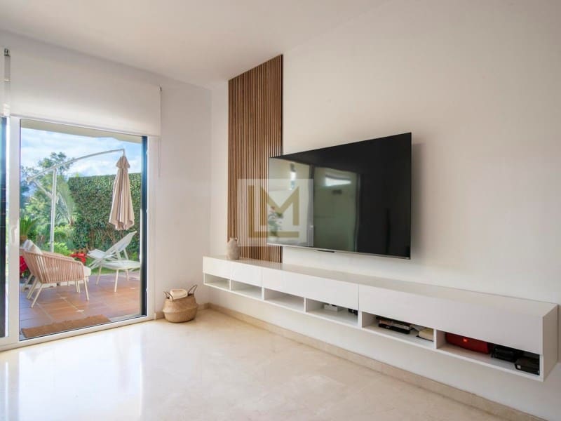 3 bedroom Apartment for rent in San Pedro de Alcantara with garage - € 2,300 (Ref: 9626229)