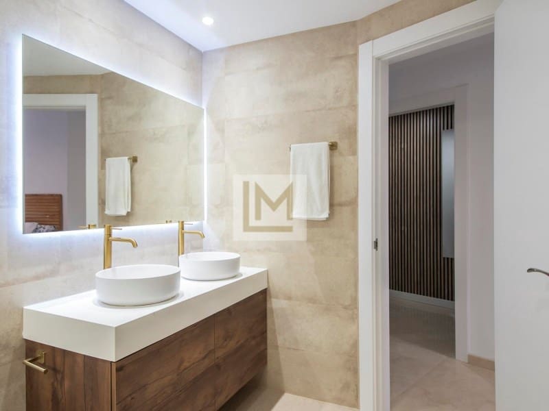 3 bedroom Apartment for rent in San Pedro de Alcantara with garage - € 2,300 (Ref: 9626229)