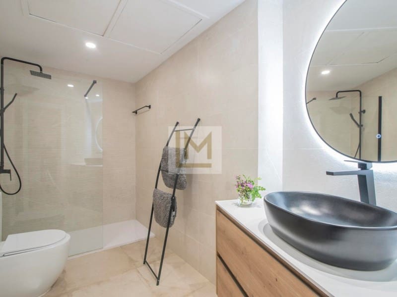 3 bedroom Apartment for rent in San Pedro de Alcantara with garage - € 2,300 (Ref: 9626229)