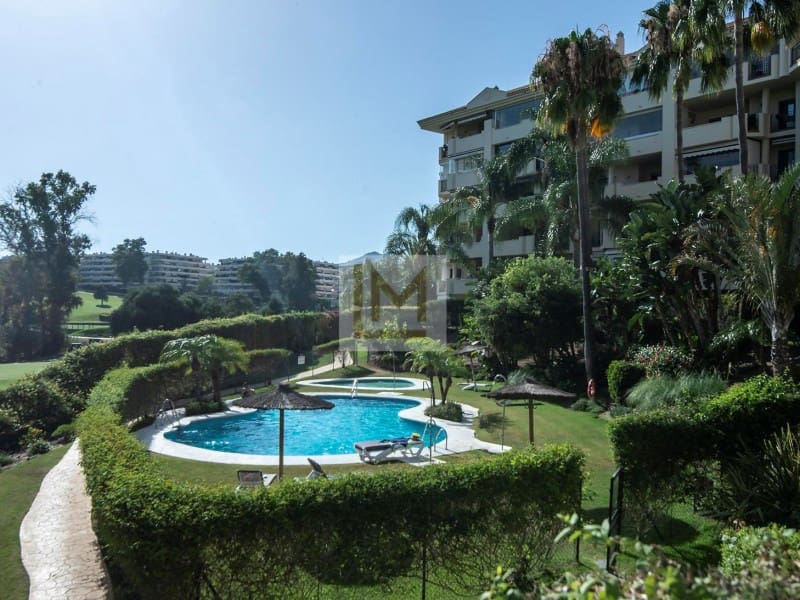 3 bedroom Apartment for rent in San Pedro de Alcantara with garage - € 2,300 (Ref: 9626229)