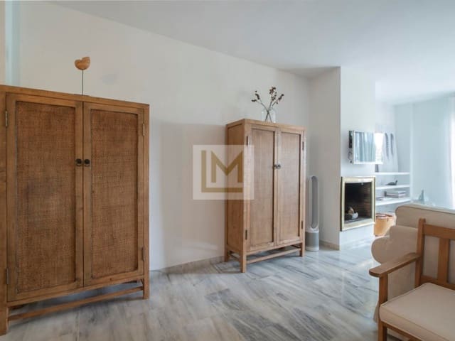 2 soveværelse Lejlighed til leje i El Paraiso, Estepona med garage - € 1.700 (Ref: 9626230)