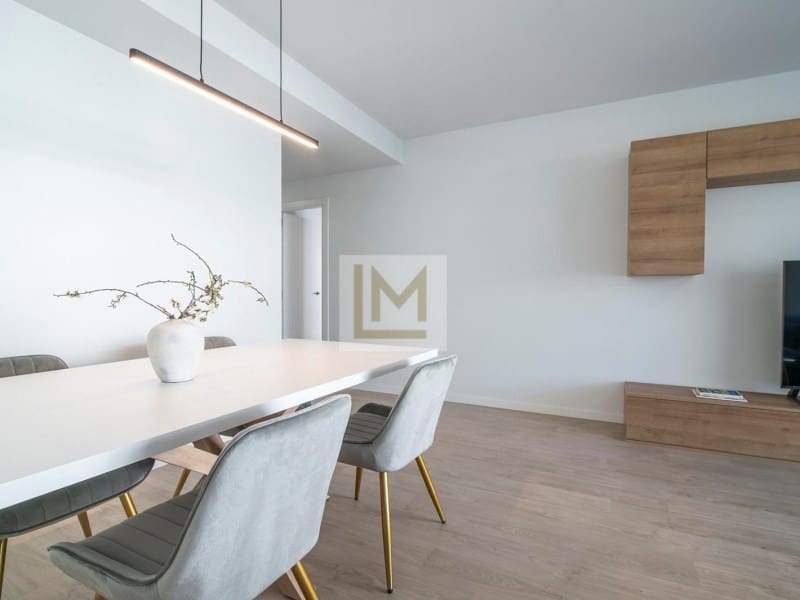 3 soveværelse Lejlighed til leje i Nueva Andalucia med swimmingpool garage - € 2.700 (Ref: 9626231)