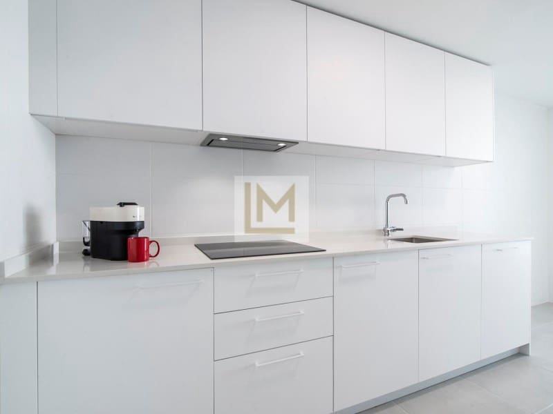 3 soveværelse Lejlighed til leje i Nueva Andalucia med swimmingpool garage - € 2.700 (Ref: 9626231)