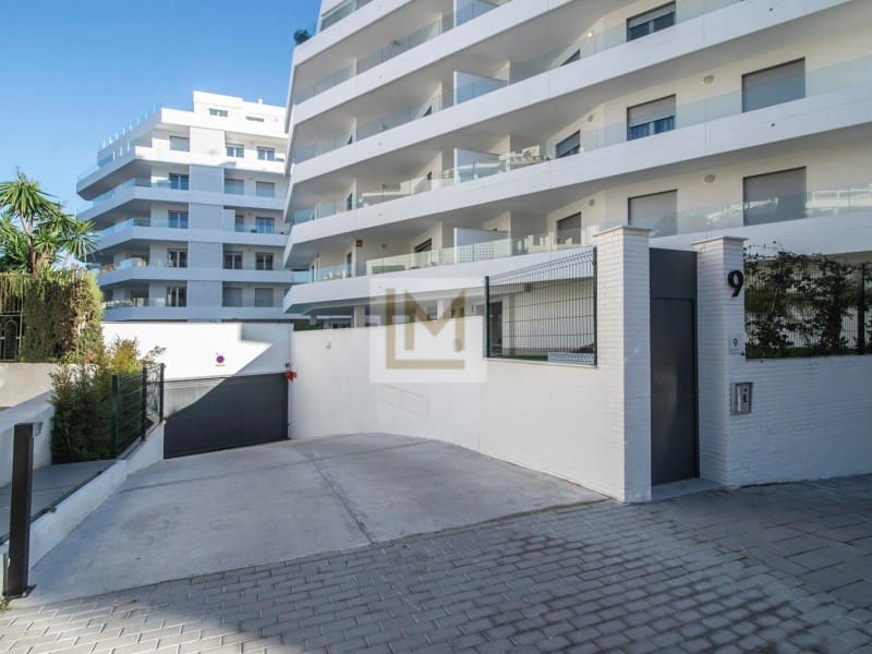 3 soveværelse Lejlighed til leje i Nueva Andalucia med swimmingpool garage - € 2.700 (Ref: 9626231)