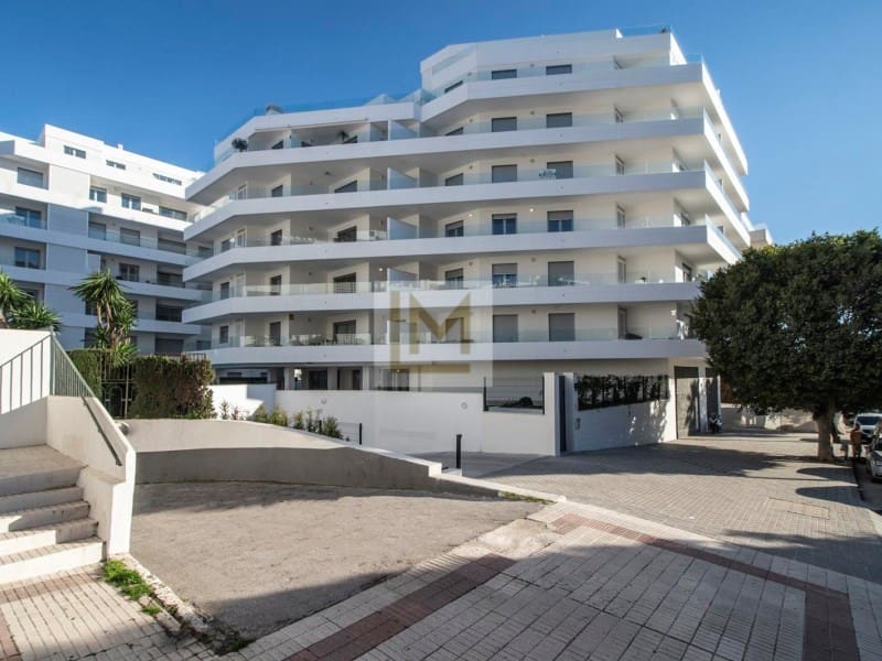 3 soveværelse Lejlighed til leje i Nueva Andalucia med swimmingpool garage - € 2.700 (Ref: 9626231)