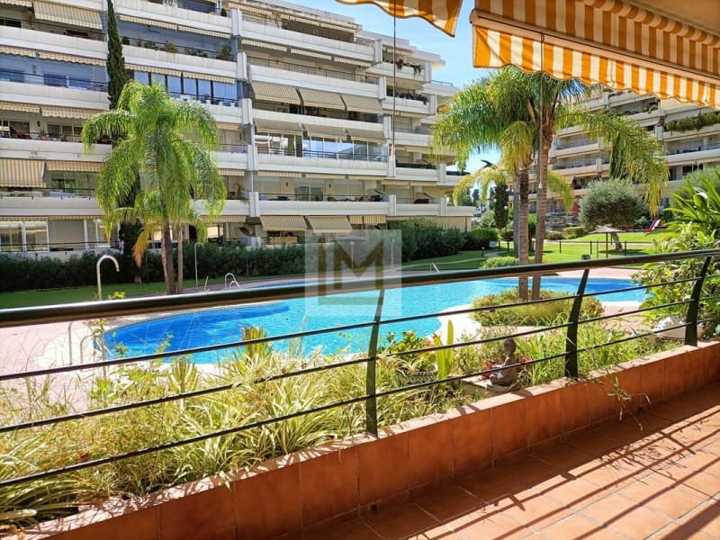 Apartamento de 3 habitaciones en San Pedro de Alcantara en venta con piscina garaje - 460.000 € (Ref: 9626233)