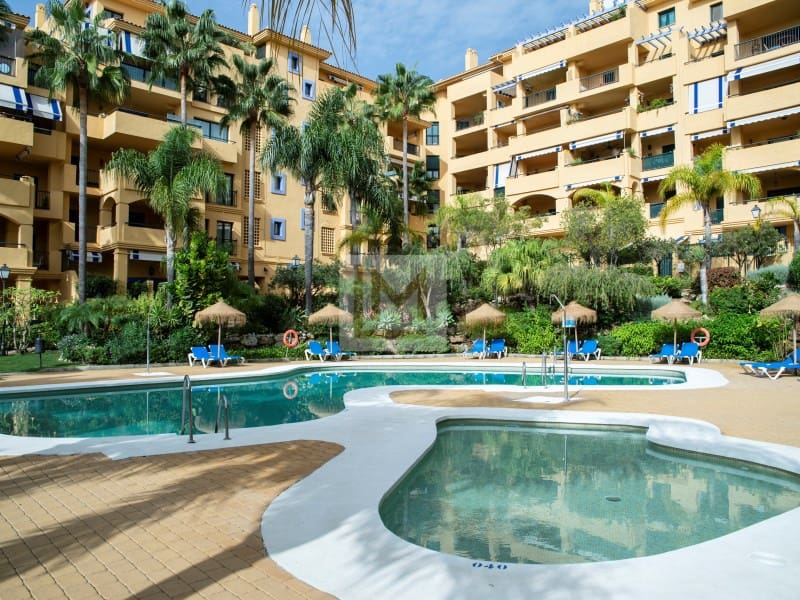 2 soverom Leilighet til salgs i San Pedro de Alcantara med garasje - € 540 000 (Ref: 9626234)