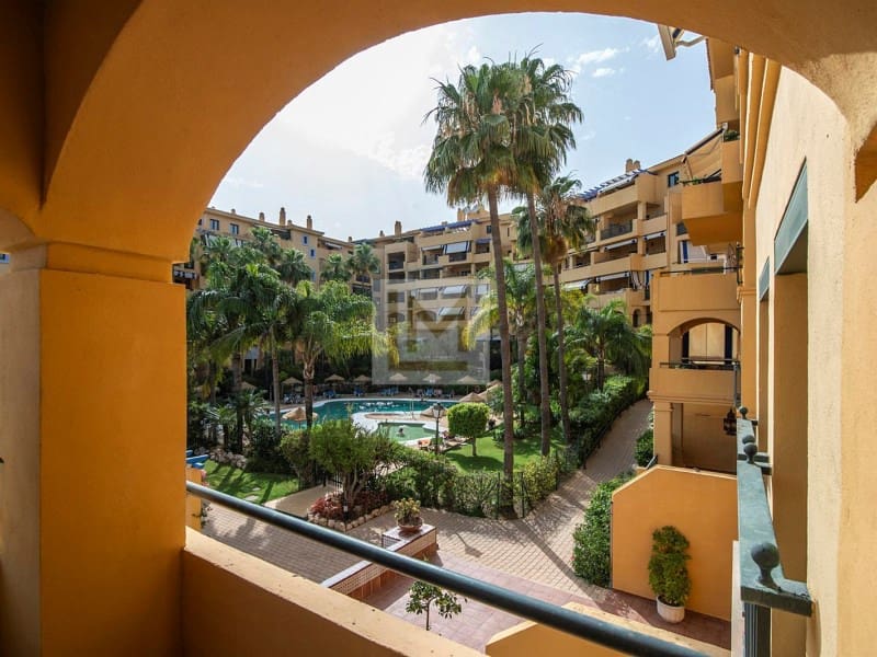 2 soverom Leilighet til salgs i San Pedro de Alcantara med garasje - € 540 000 (Ref: 9626234)