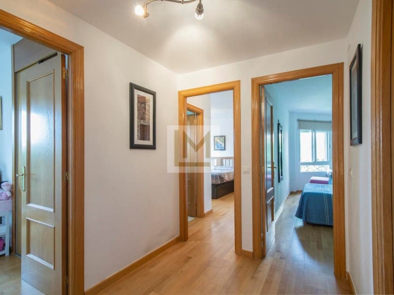 3 chambre Villa/Maison Semi-Mitoyenne à vendre à Estepona avec piscine garage - 390 000 € (Ref: 9626235)