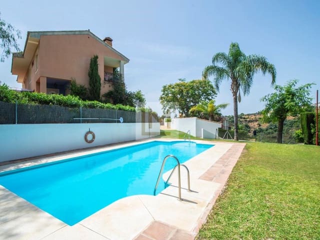 3 chambre Villa/Maison Semi-Mitoyenne à vendre à Altos de Estepona, Estepona avec piscine garage - 390 000 € (Ref: 9626235)
