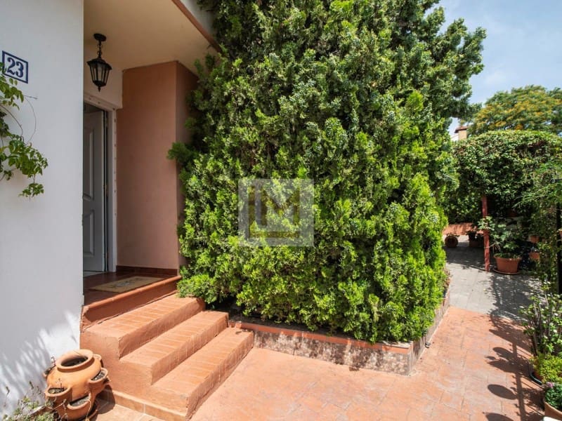 3 chambre Villa/Maison Semi-Mitoyenne à vendre à Estepona avec piscine garage - 390 000 € (Ref: 9626235)