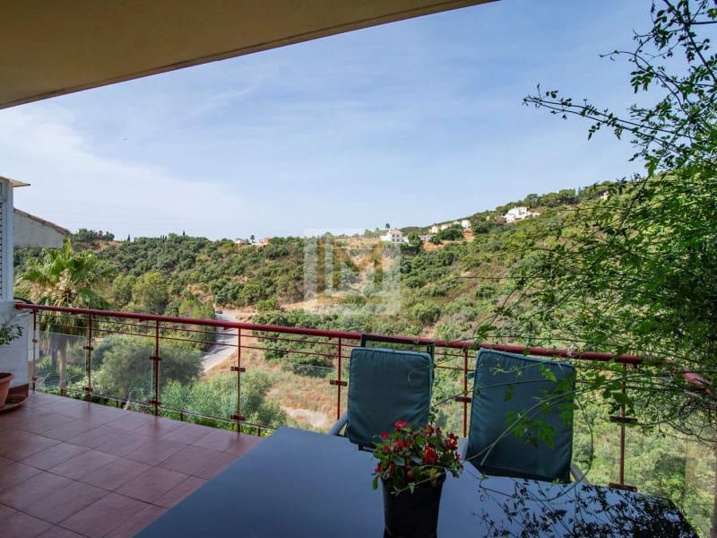 3 chambre Villa/Maison Semi-Mitoyenne à vendre à Estepona avec piscine garage - 390 000 € (Ref: 9626235)