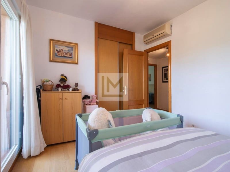 3 chambre Villa/Maison Semi-Mitoyenne à vendre à Estepona avec piscine garage - 390 000 € (Ref: 9626235)