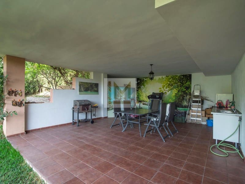 3 chambre Villa/Maison Semi-Mitoyenne à vendre à Estepona avec piscine garage - 390 000 € (Ref: 9626235)