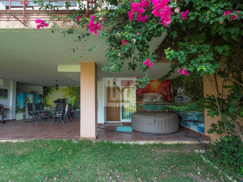 3 chambre Villa/Maison Semi-Mitoyenne à vendre à Estepona avec piscine garage - 390 000 € (Ref: 9626235)