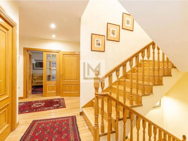 7 bedroom Villa for sale in Majadahonda with garage - € 1,790,000 (Ref: 9626236)