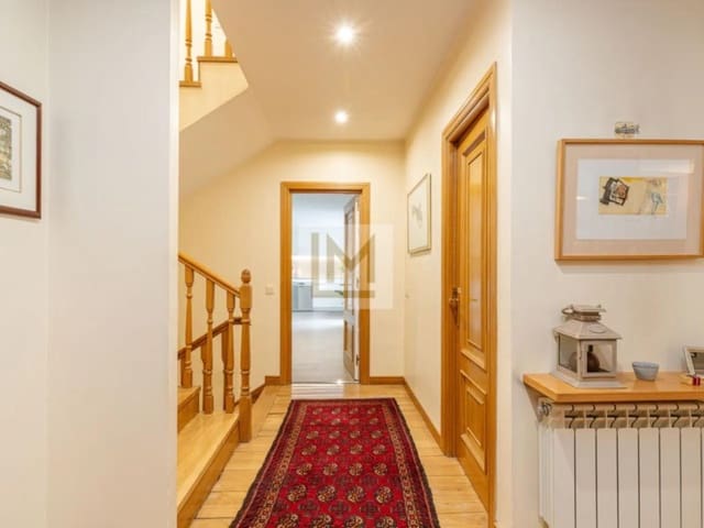 7 bedroom Villa for sale in Majadahonda with garage - € 1,790,000 (Ref: 9626236)