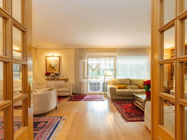 7 bedroom Villa for sale in Majadahonda with garage - € 1,790,000 (Ref: 9626236)