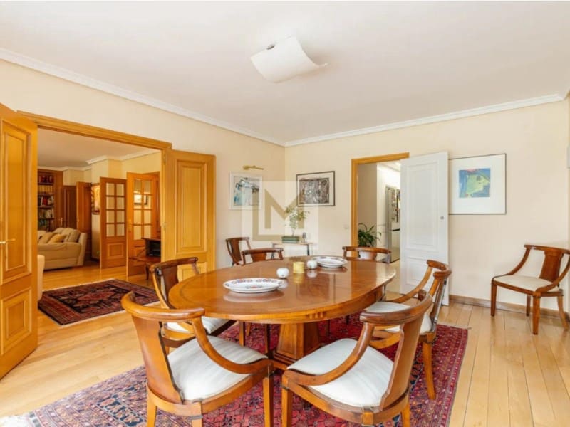 7 bedroom Villa for sale in Majadahonda with garage - € 1,790,000 (Ref: 9626236)