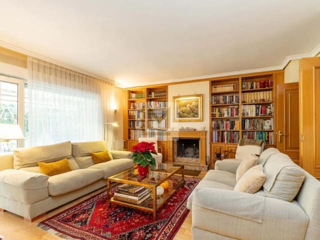 7 bedroom Villa for sale in Majadahonda with garage - € 1,790,000 (Ref: 9626236)