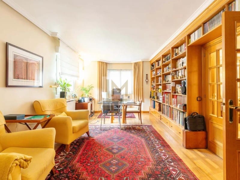 7 bedroom Villa for sale in Majadahonda with garage - € 1,790,000 (Ref: 9626236)